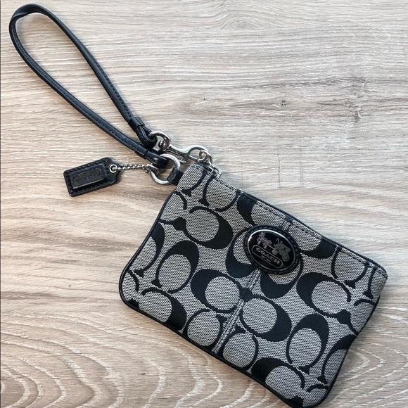 Coach Wristlet - Picture 3 of 9